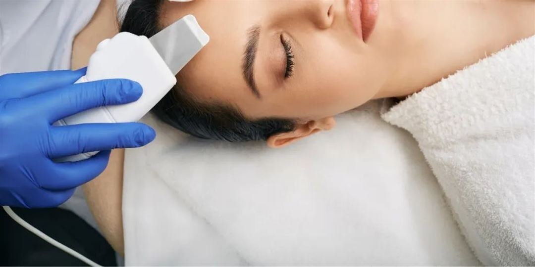 پاکسازی و شادابی کامل صورت با دستگاه اولتراسونیک